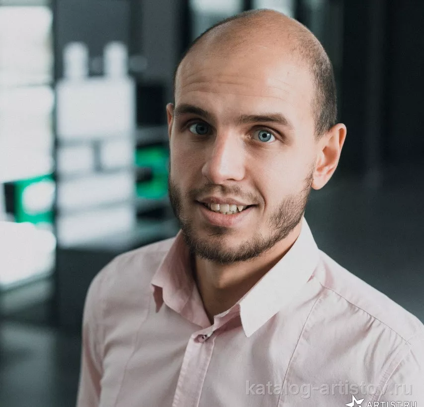 Ведущий Тим Устименко