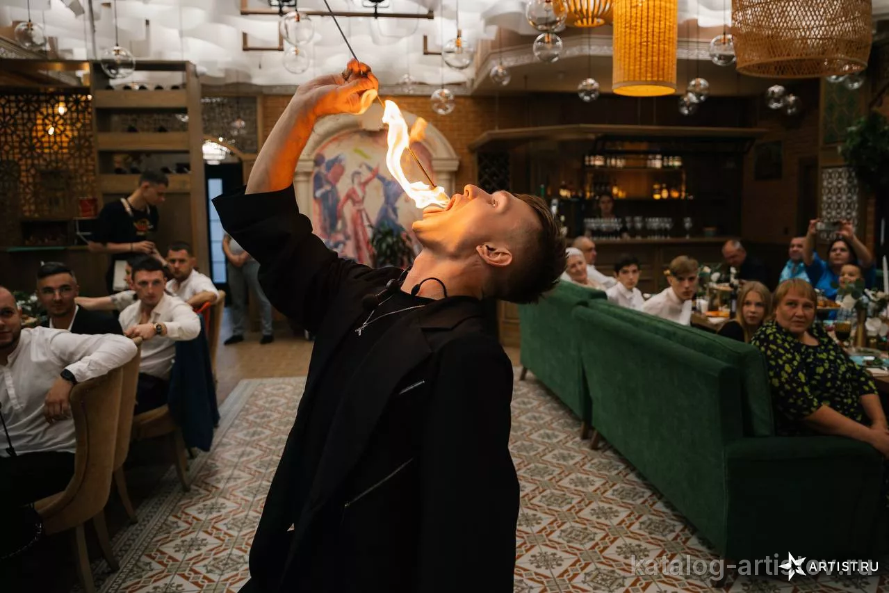 Шоу иллюзионистов Magic House, фокусник — фото 3
