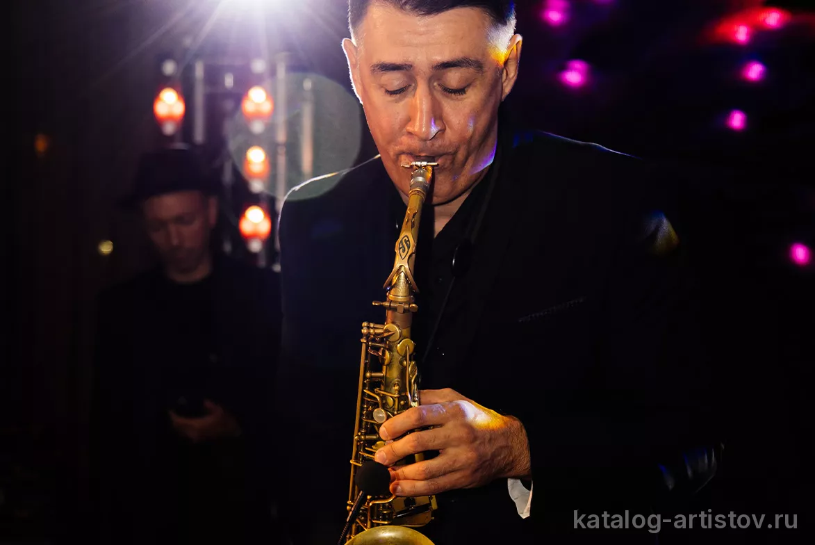 Саксофонист Андрей Кириченко