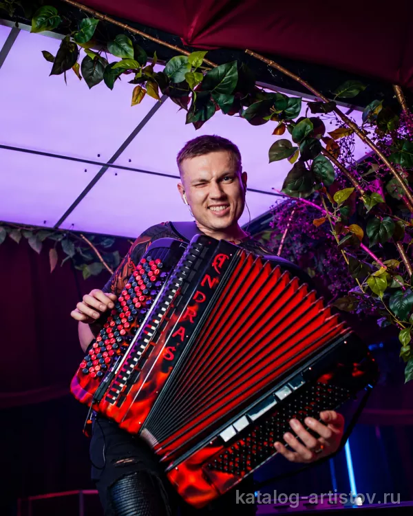 Дуэт Andras Accordion, музыкант