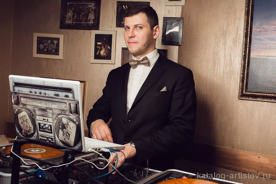 Диджей Дмитрий Буркалов (Dj DimaVinill), шоу-программа
