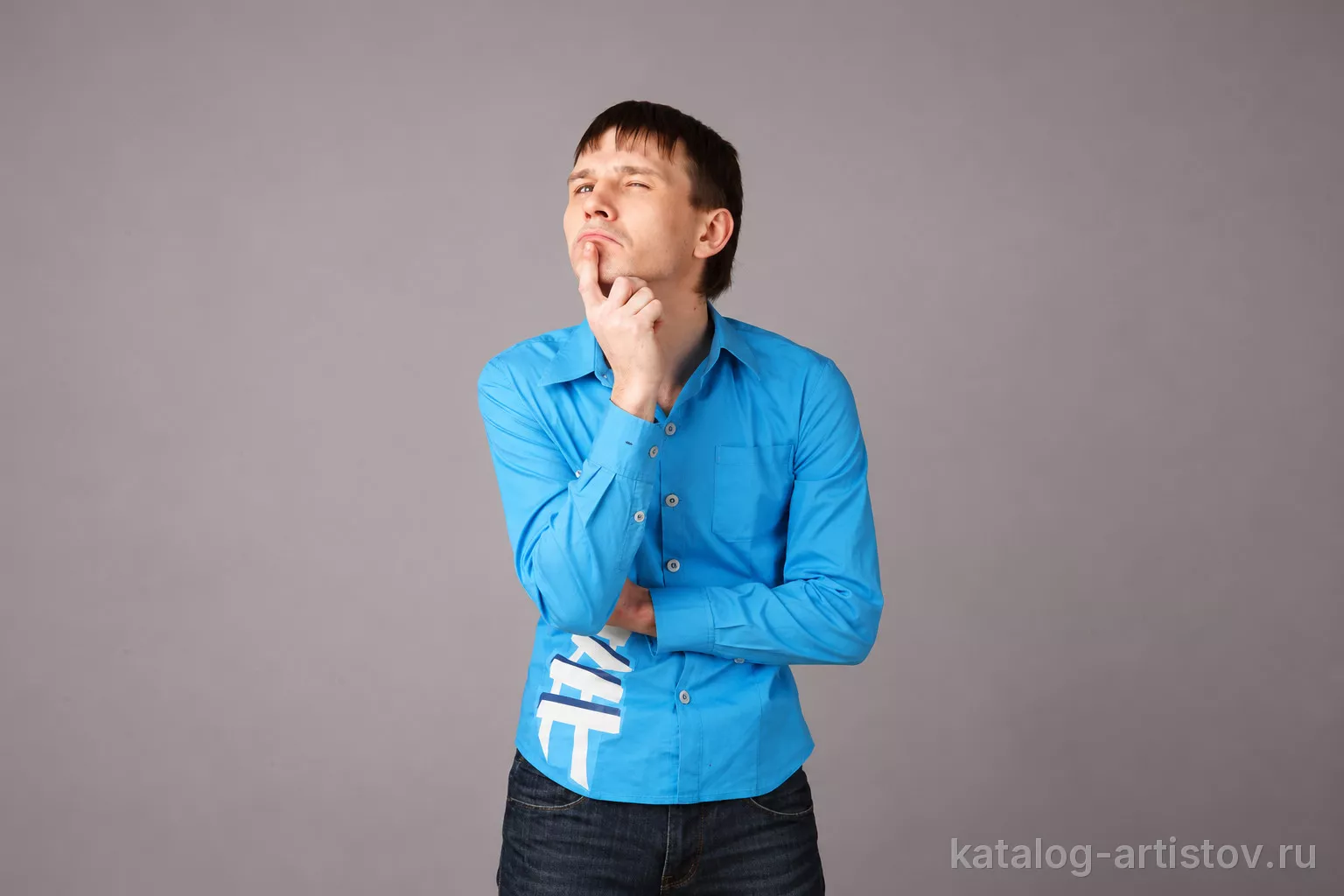 Ведущий Евгений Лукин
