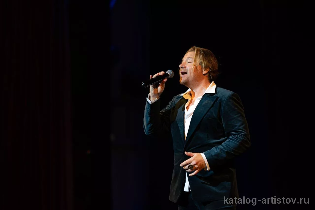 Вокалист Алексей Барабаш