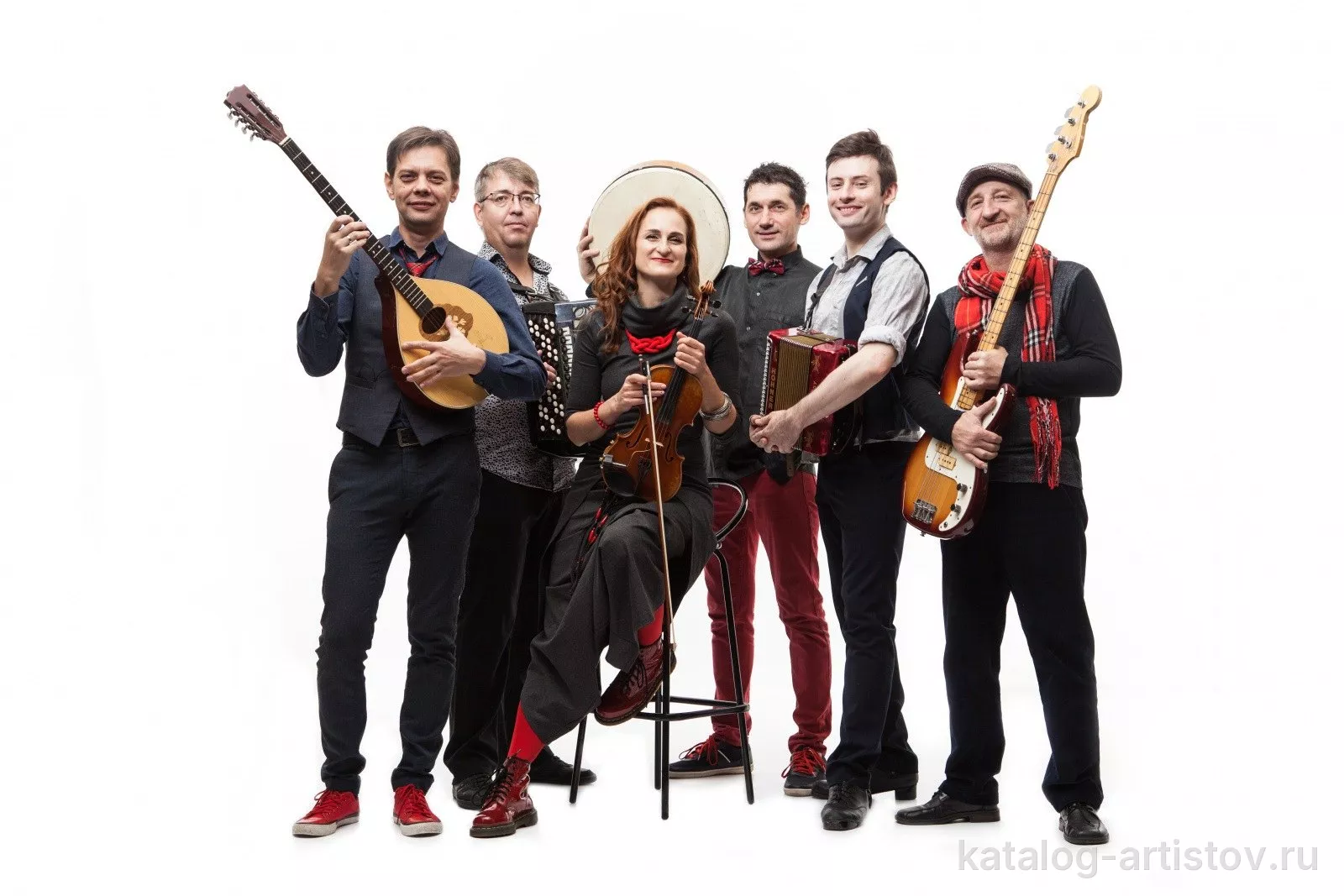 Фолк-группа Street Fiddlers, музыкант
