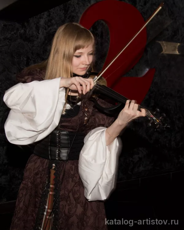 Скрипачка Lisa