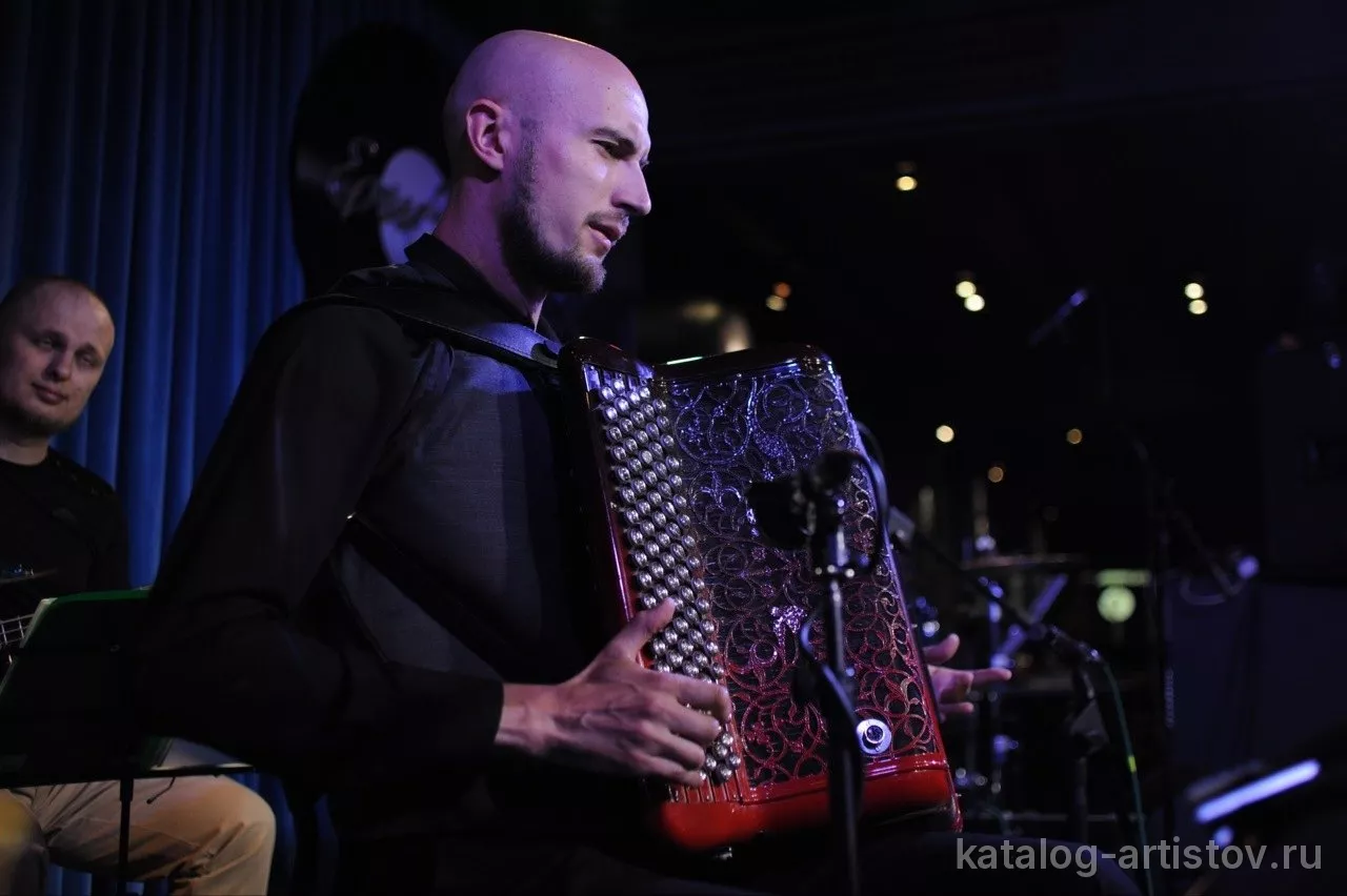 Аккордеонист Евгений Гуренко, музыкант