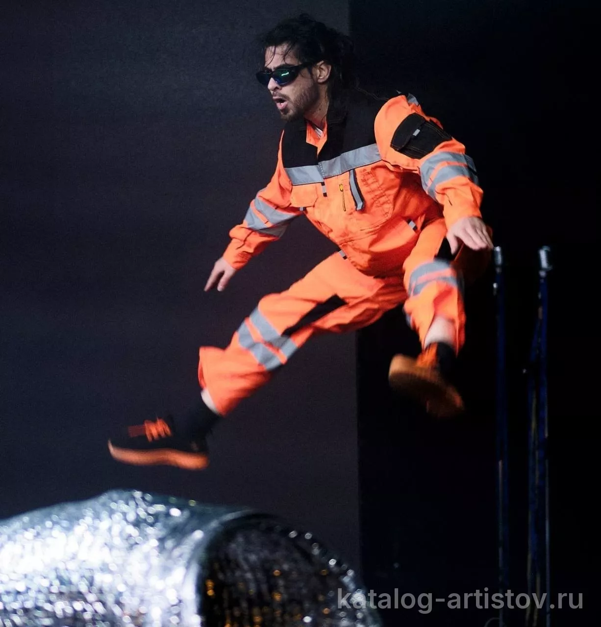 Шоу Человек-пружина Silvershow, шоу-программа — фото 6