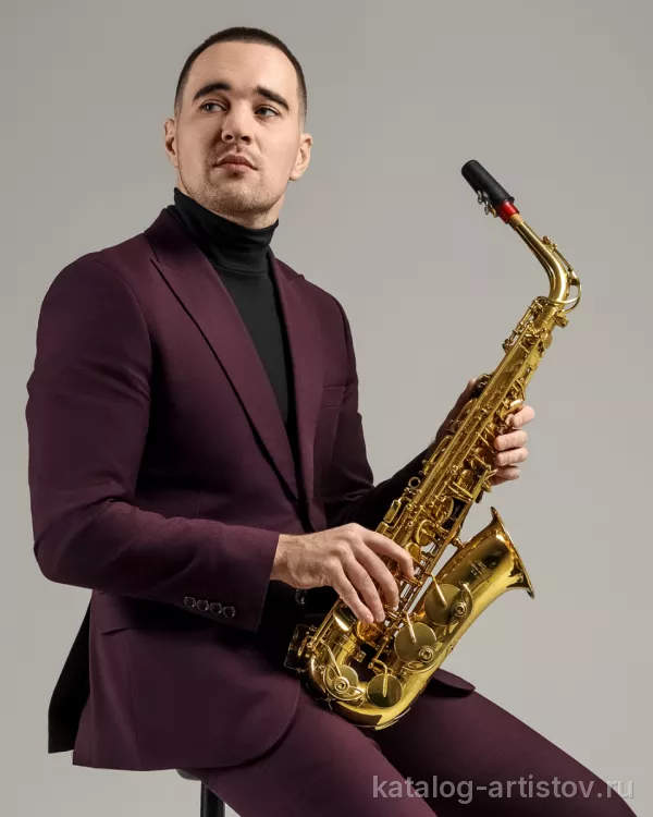 Саксофонист Александр Коковкин