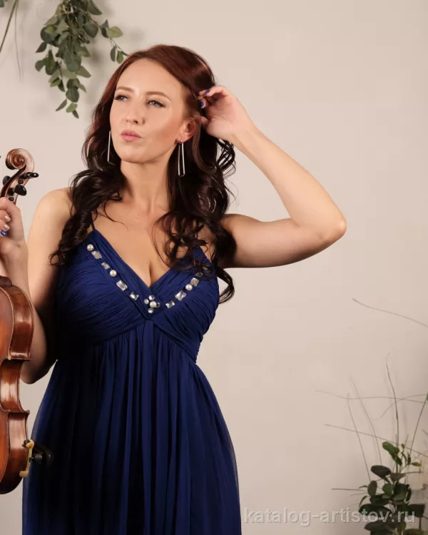 Скрипичный дуэт Sweet May, скрипач
