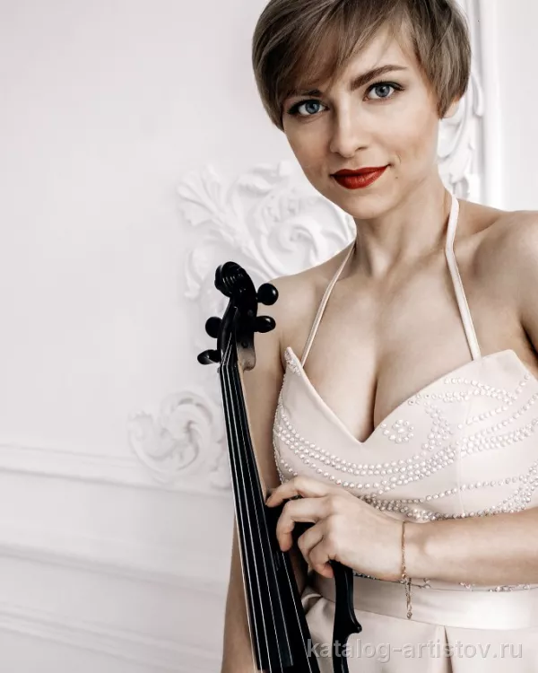 Скрипачка Anny Ly