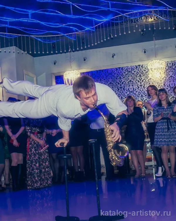 Цирковой дуэт Art of Fly, цирковой артист