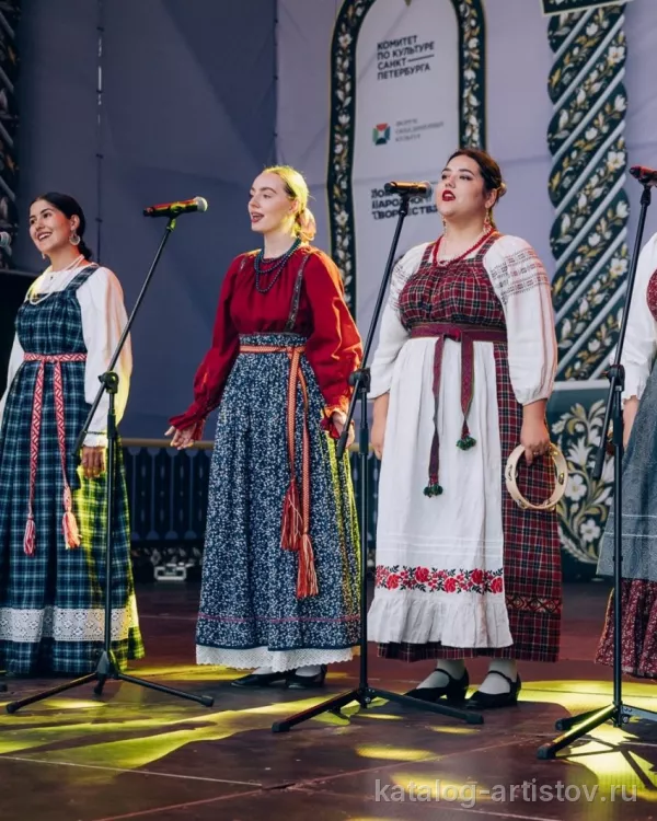 Фолк-группа «Самоварочки», музыкант