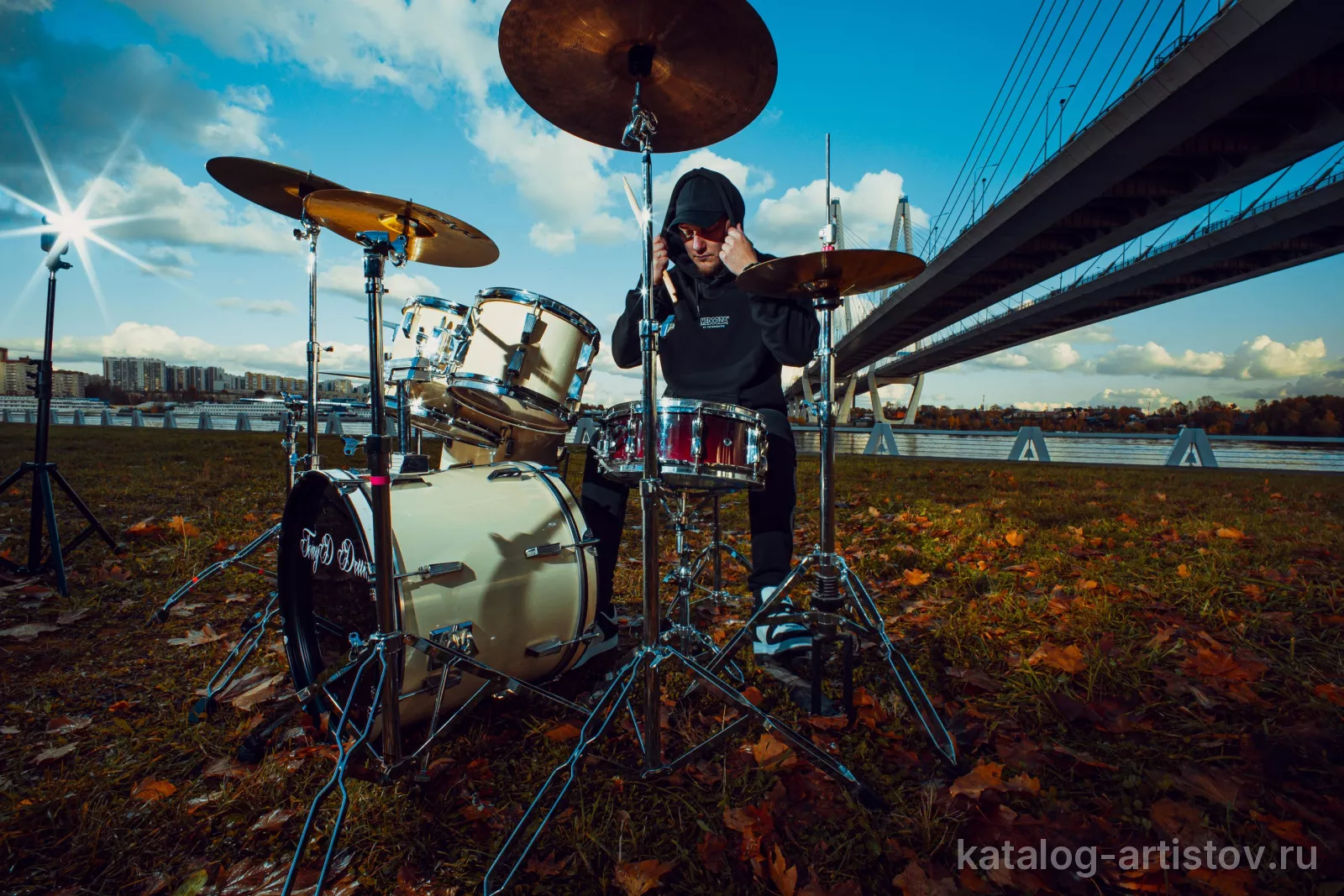 Барабанщик Tony D. Drums, барабанное шоу
