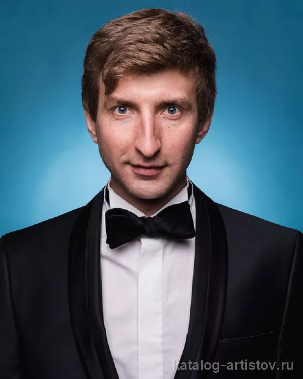 Ведущий Георгий Лукин