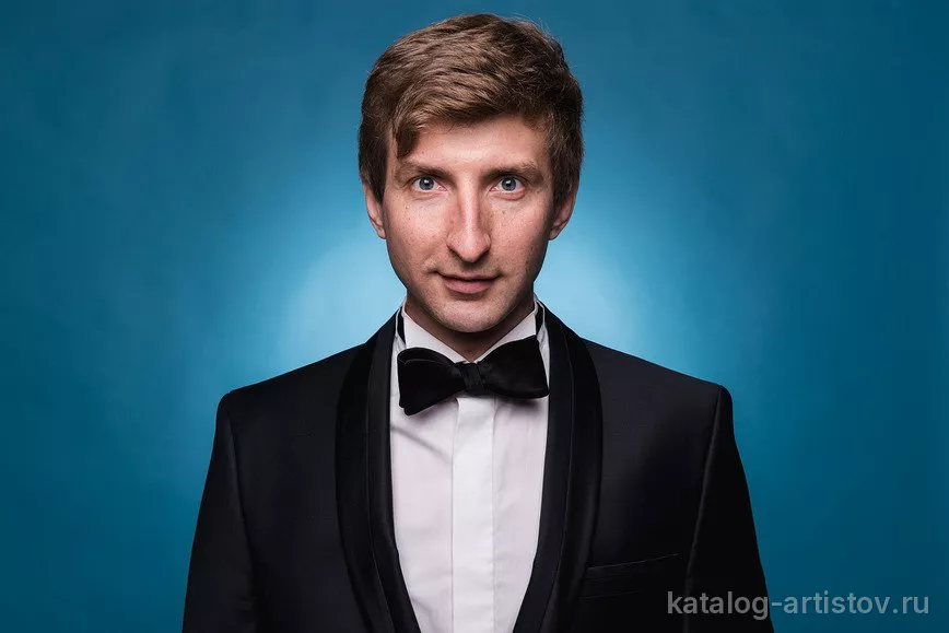 Ведущий Георгий Лукин