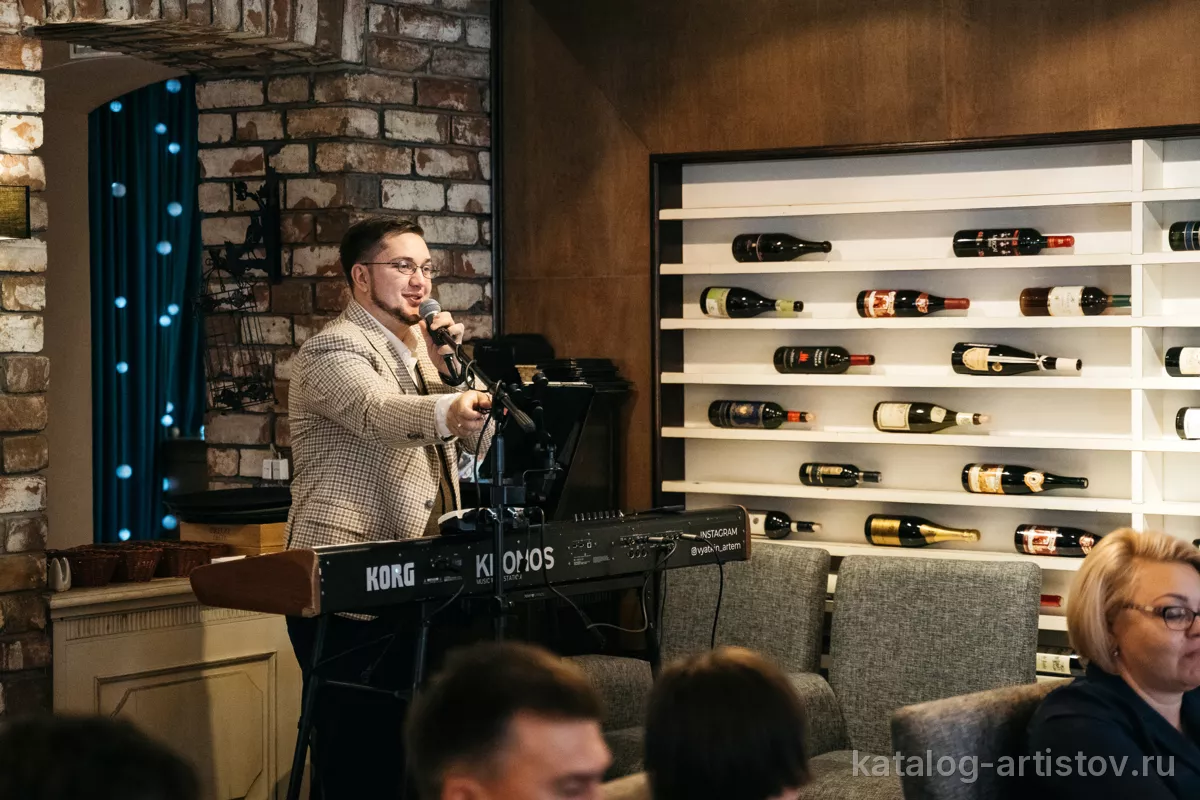 Пианист Артём Вяткин
