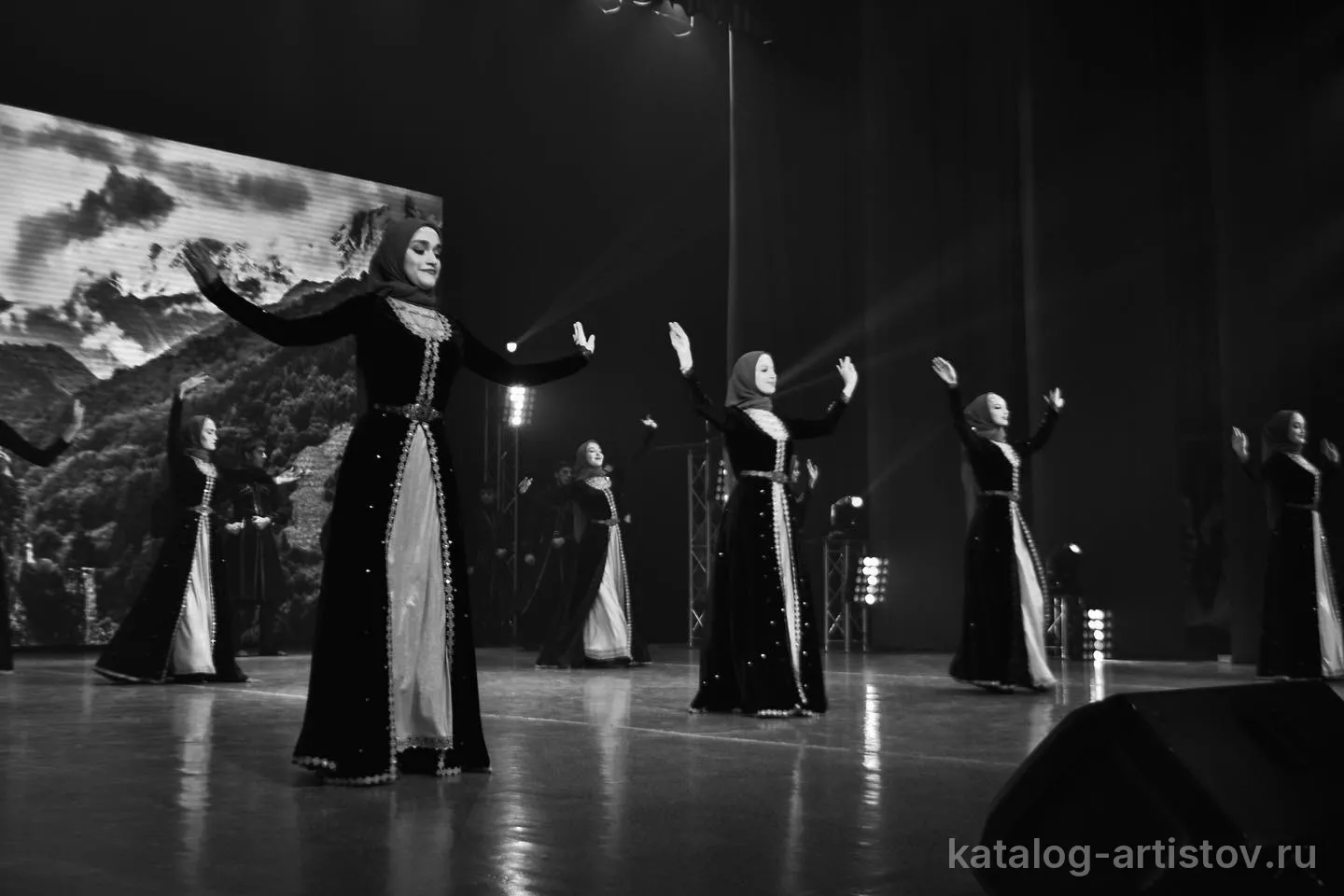 Ансамбль горского танца «Даймохк», шоу-балет — фото 2