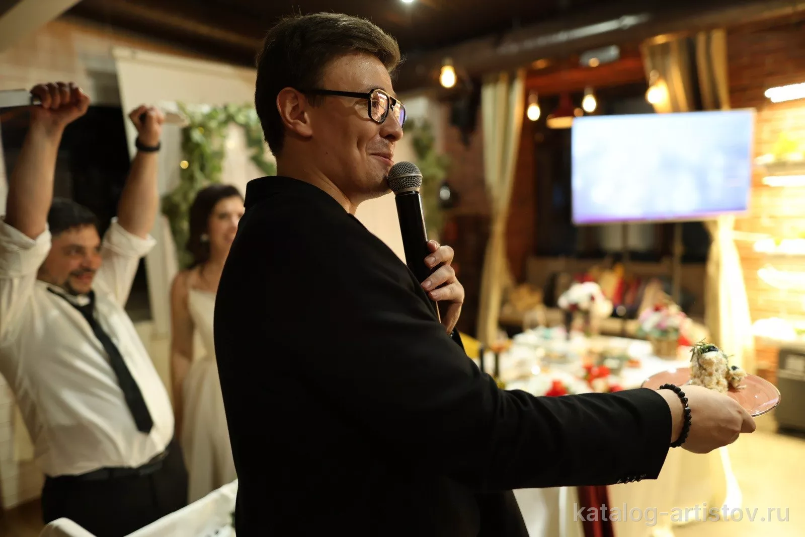 Ведущий Станислав Егоров