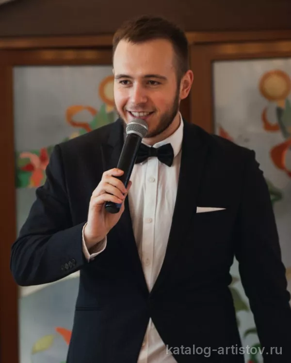Ведущий Александр Грицук