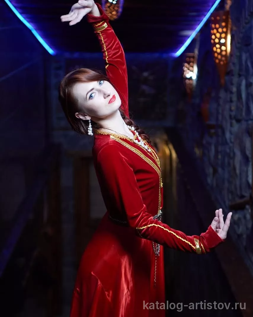 Вокалистка Анна Колодяжная — фото 5