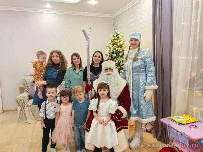 Дед Мороз и Снегурочка Сергея Скорохода