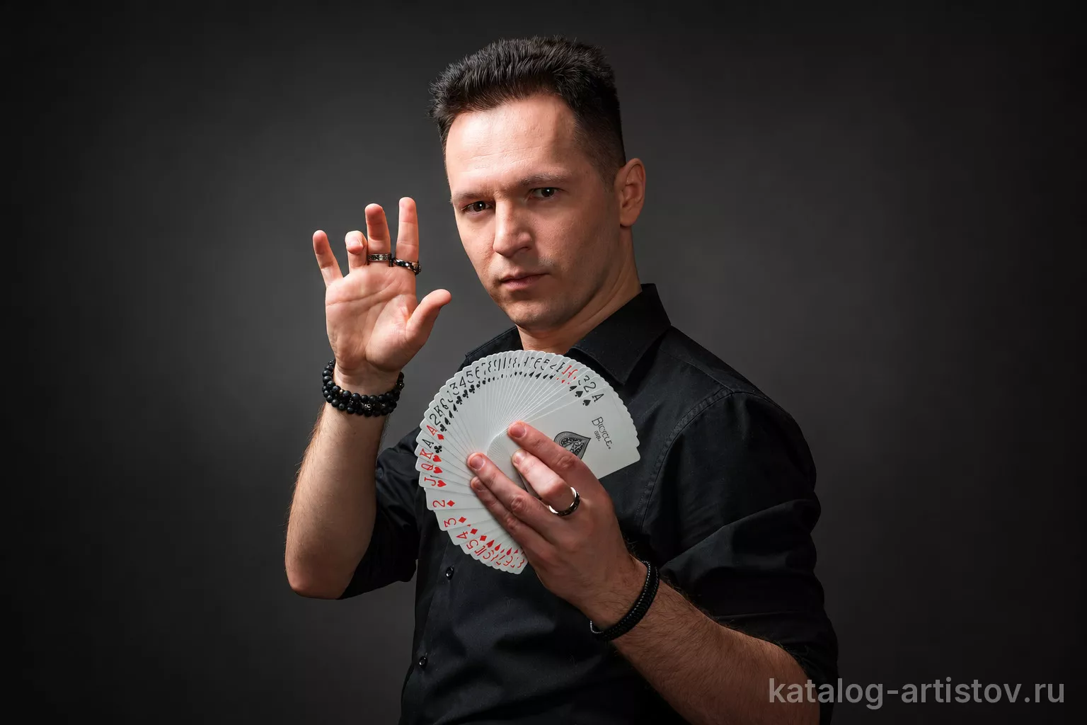 Иллюзионист Александр Вольтер, фокусник
