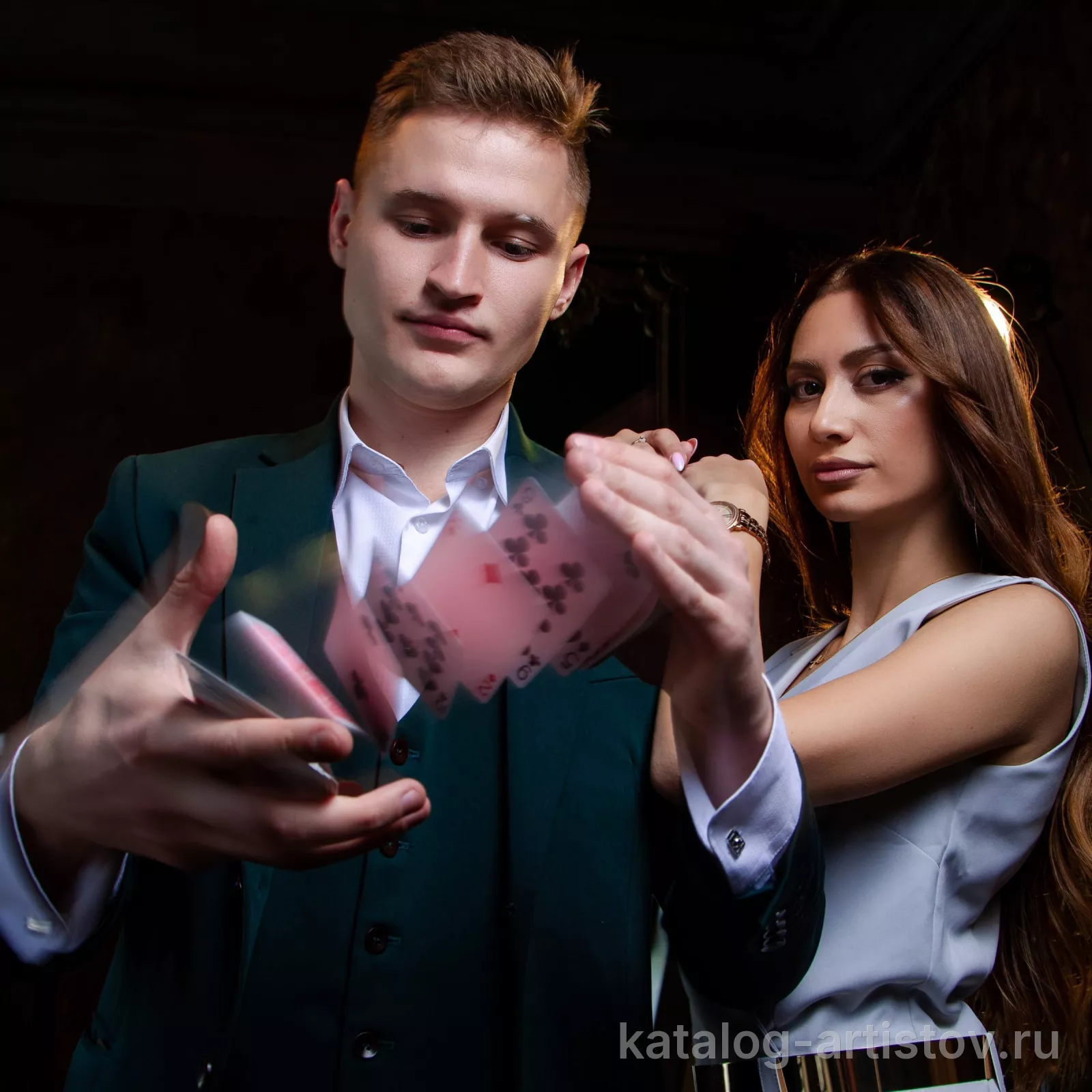 Иллюзионист Владимир Золотарев, фокусник