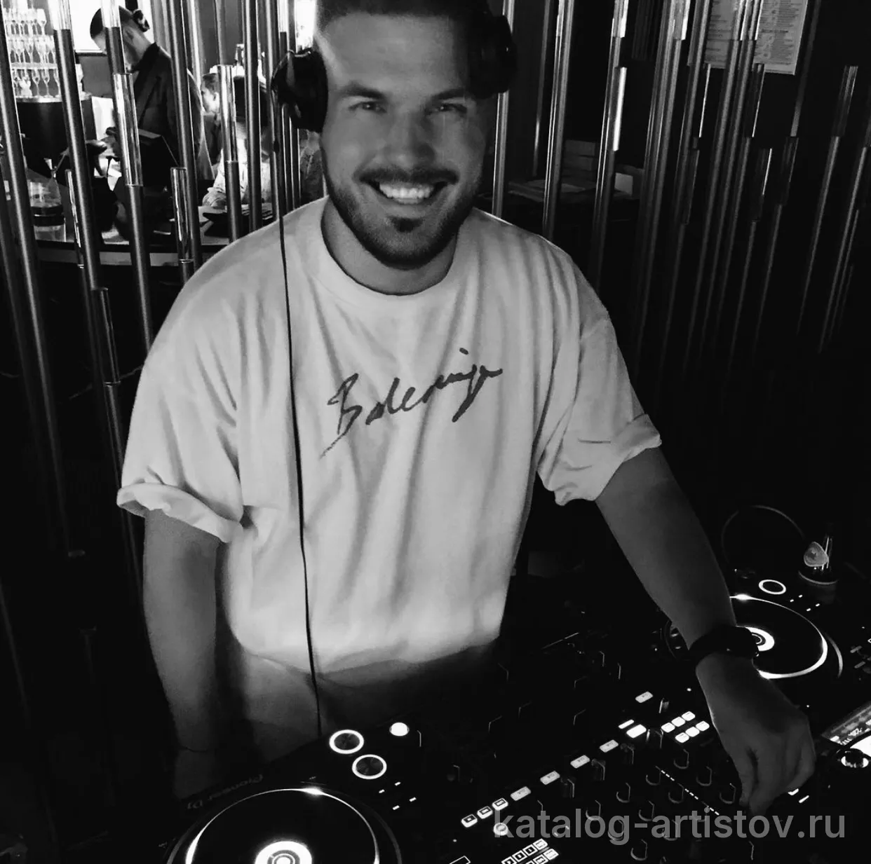 Диджей Антон Ефанов (DJTONII), шоу-программа — фото 3