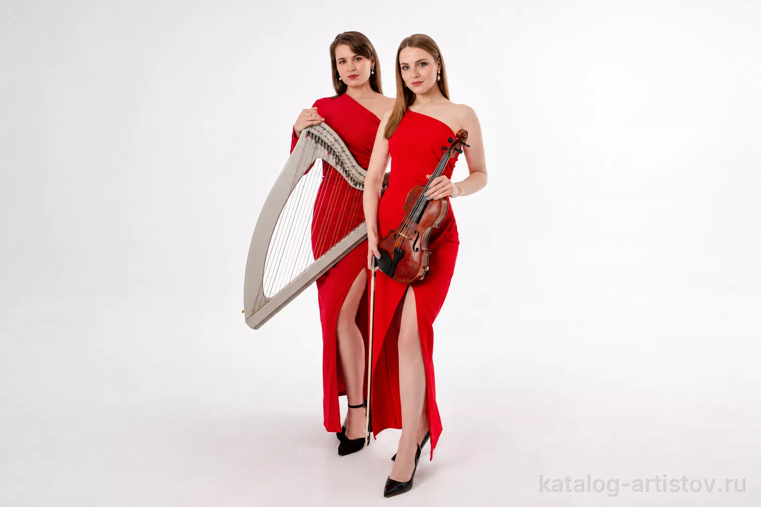 Арфистка Маргарита Яковенко, скрипач