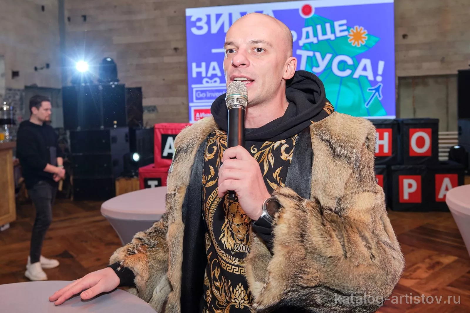 Ведущий Михаил Николенко — фото 5