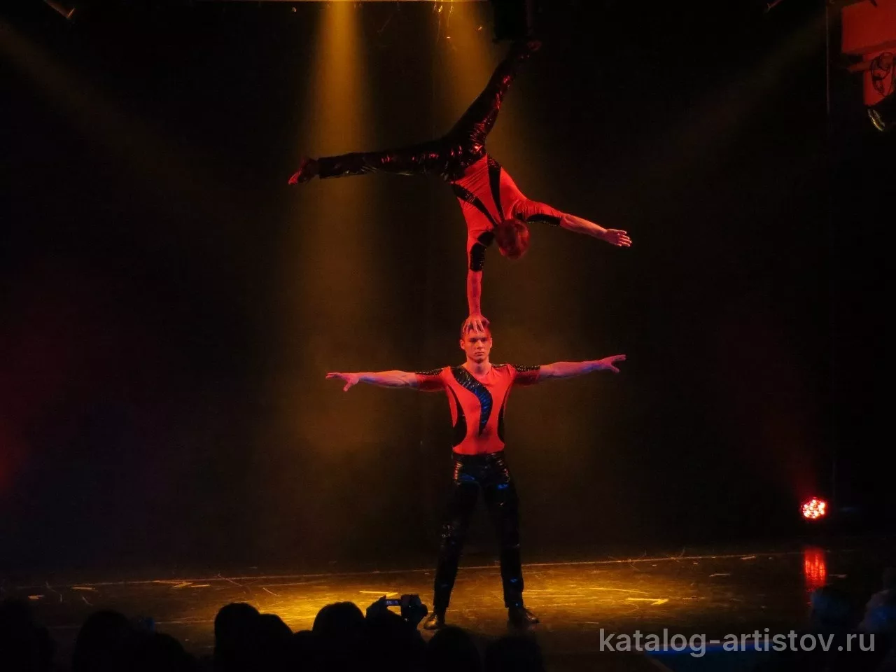 Акробатическое шоу AcroArt Show, цирковой артист — фото 2