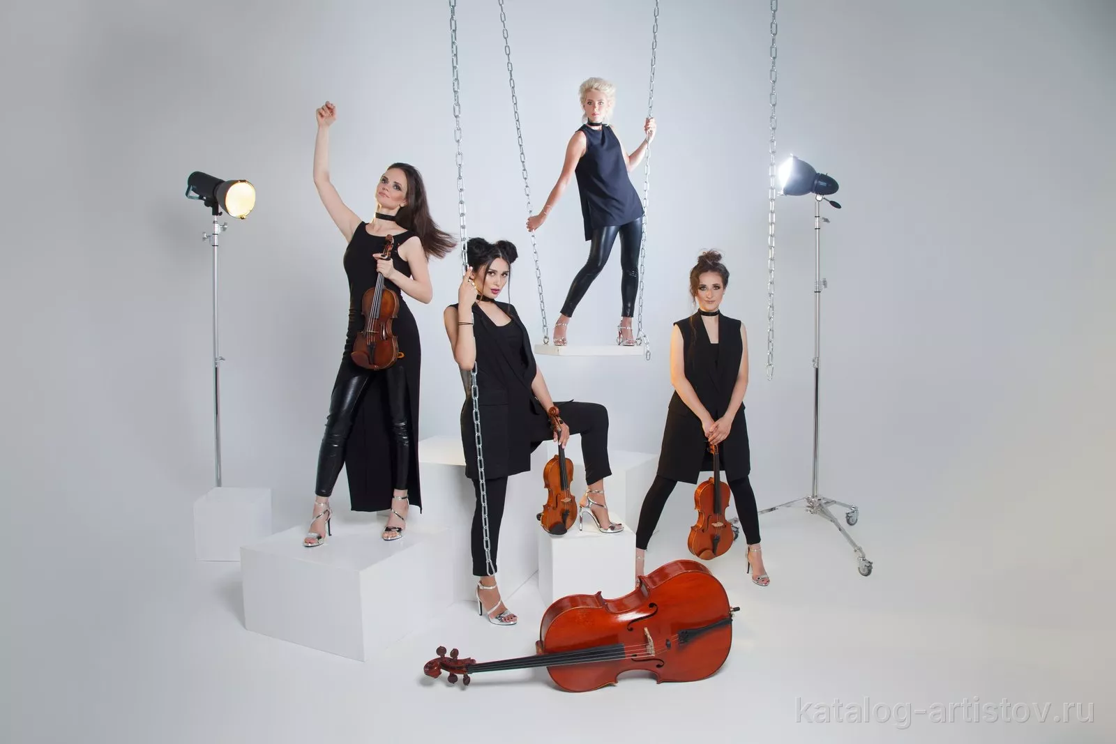 Асия Абдрахманова и шоу Main Strings, музыкант — фото 5