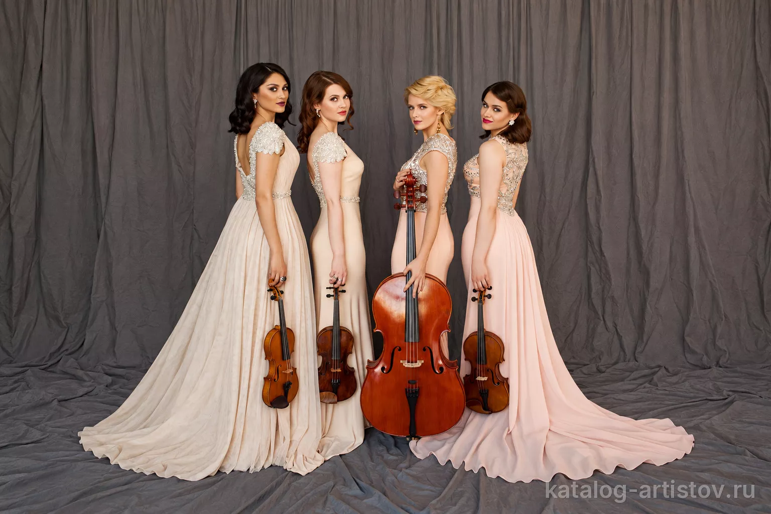 Асия Абдрахманова и шоу Main Strings, музыкант — фото 2