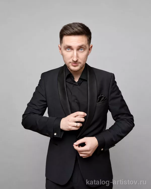 Ведущий Даниил Брант