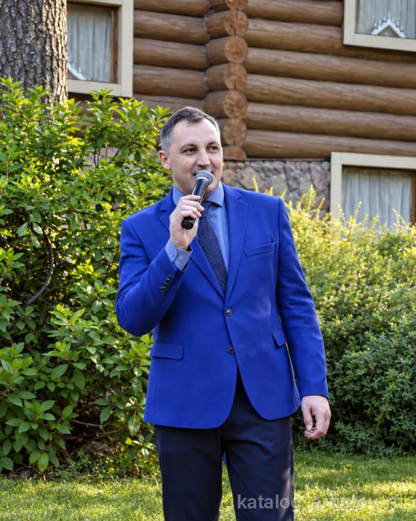 Ведущий Александр Голубков