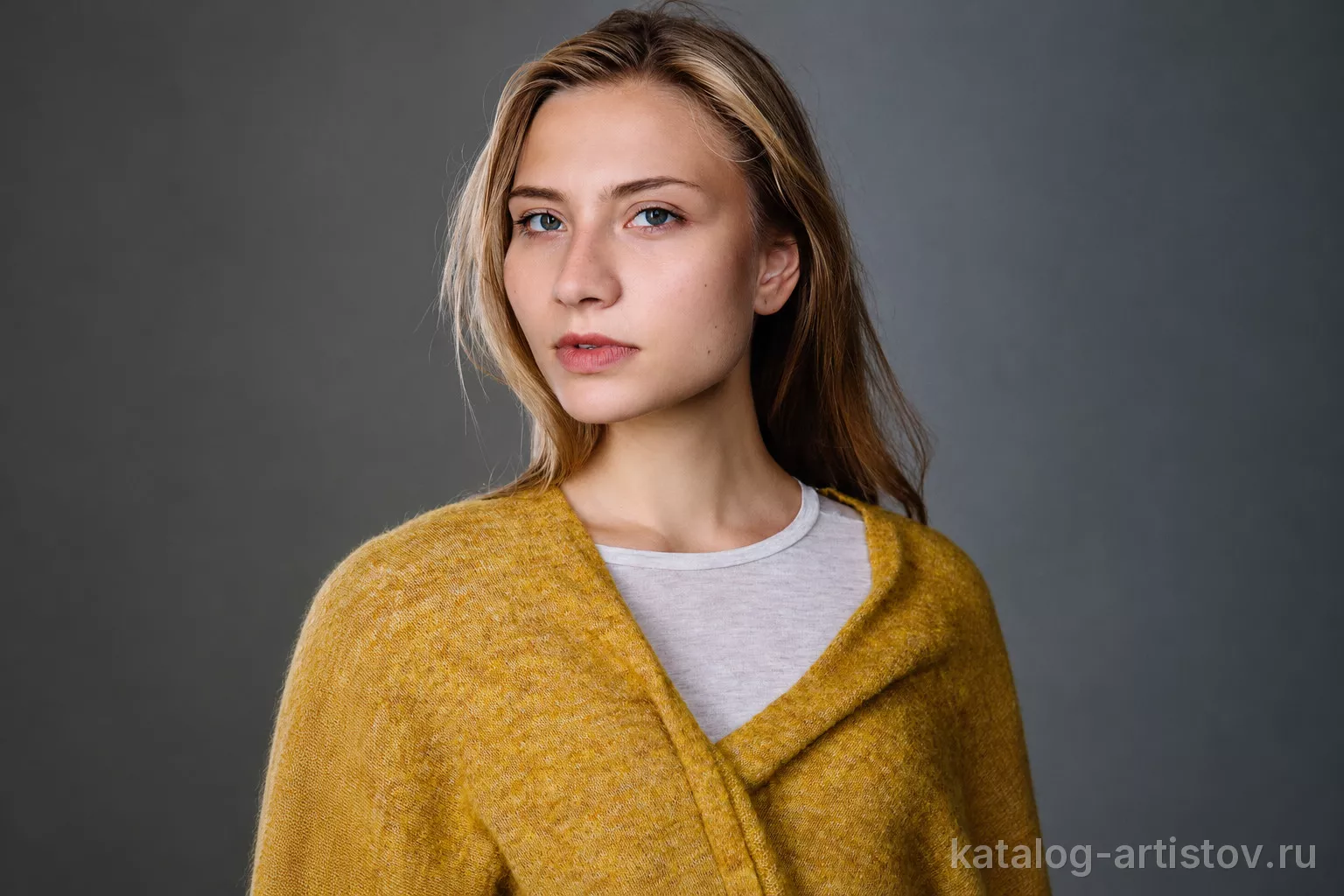 Ведущая Мария Павлова, ведущий
