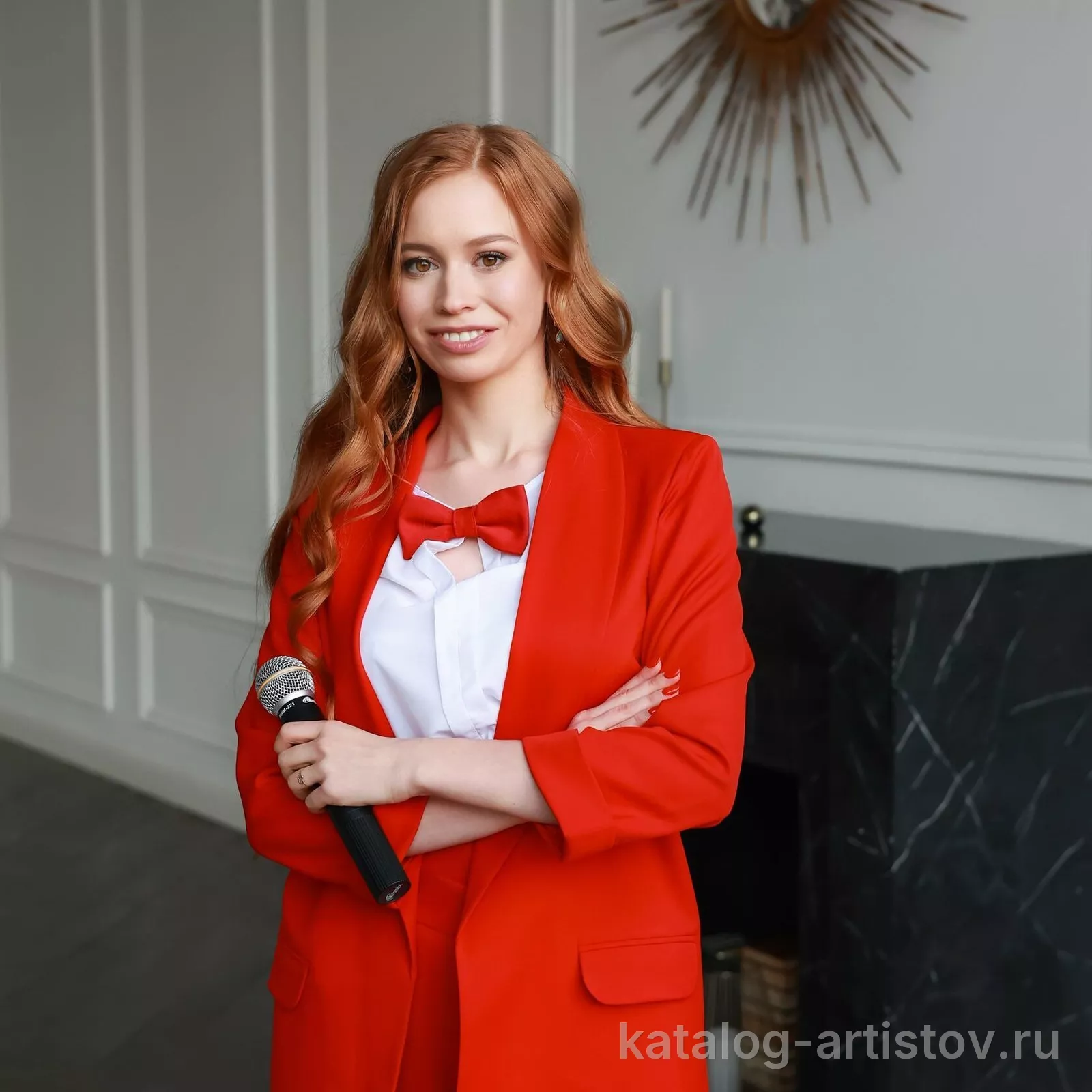Ведущая Надежда Михалева, ведущий