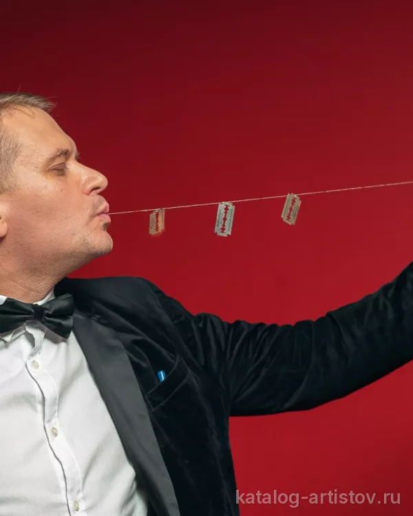 Иллюзионист Дмитрий Козырев, фокусник