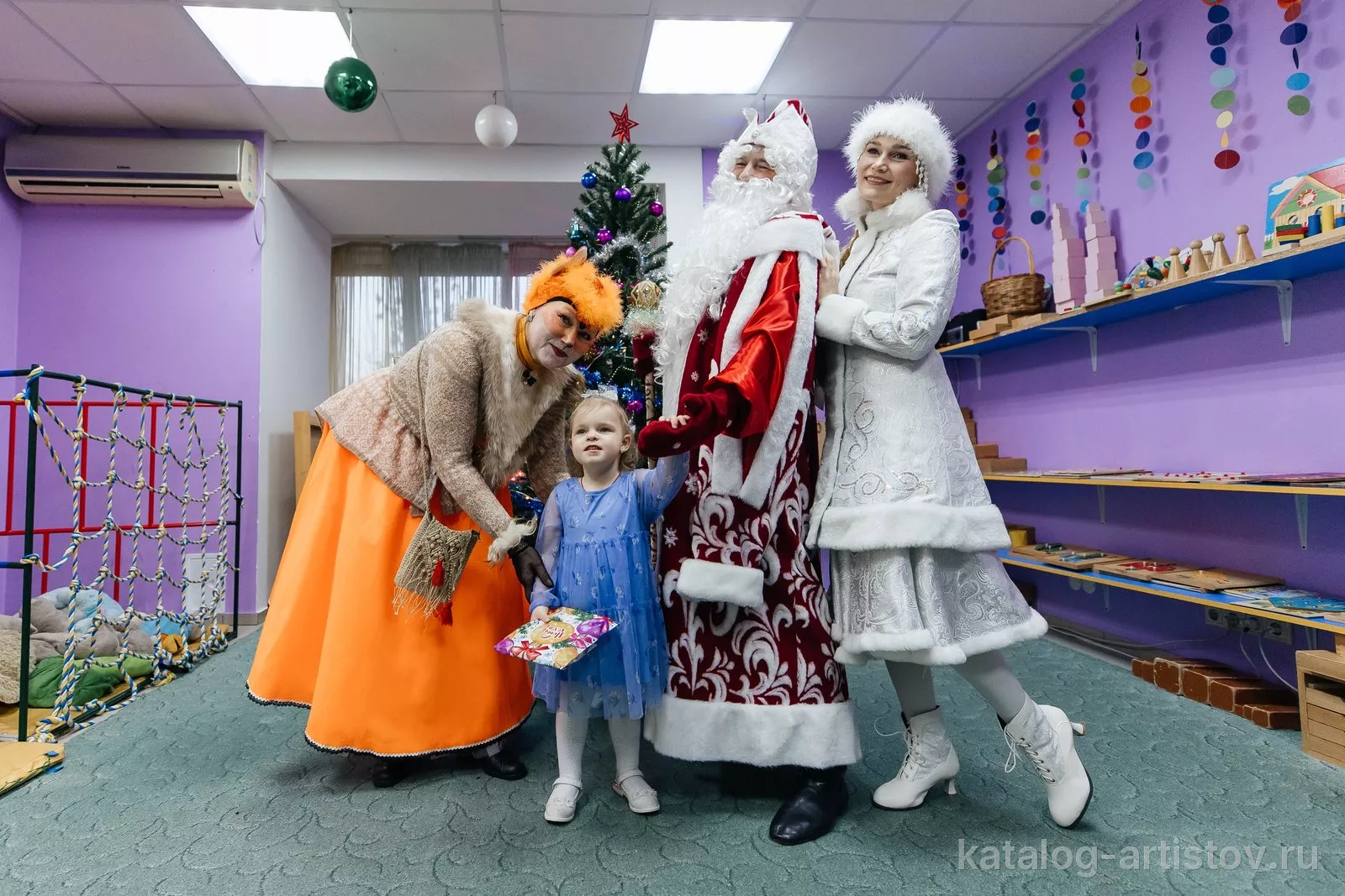 Дед Мороз и Снегурочка ансамбля «Семья» (Волгоград)