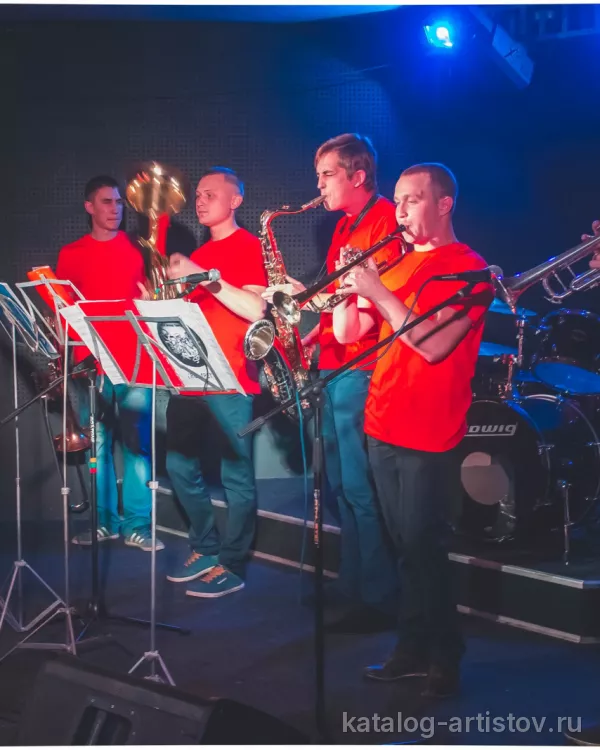 Кавер-группа Street Brass Band