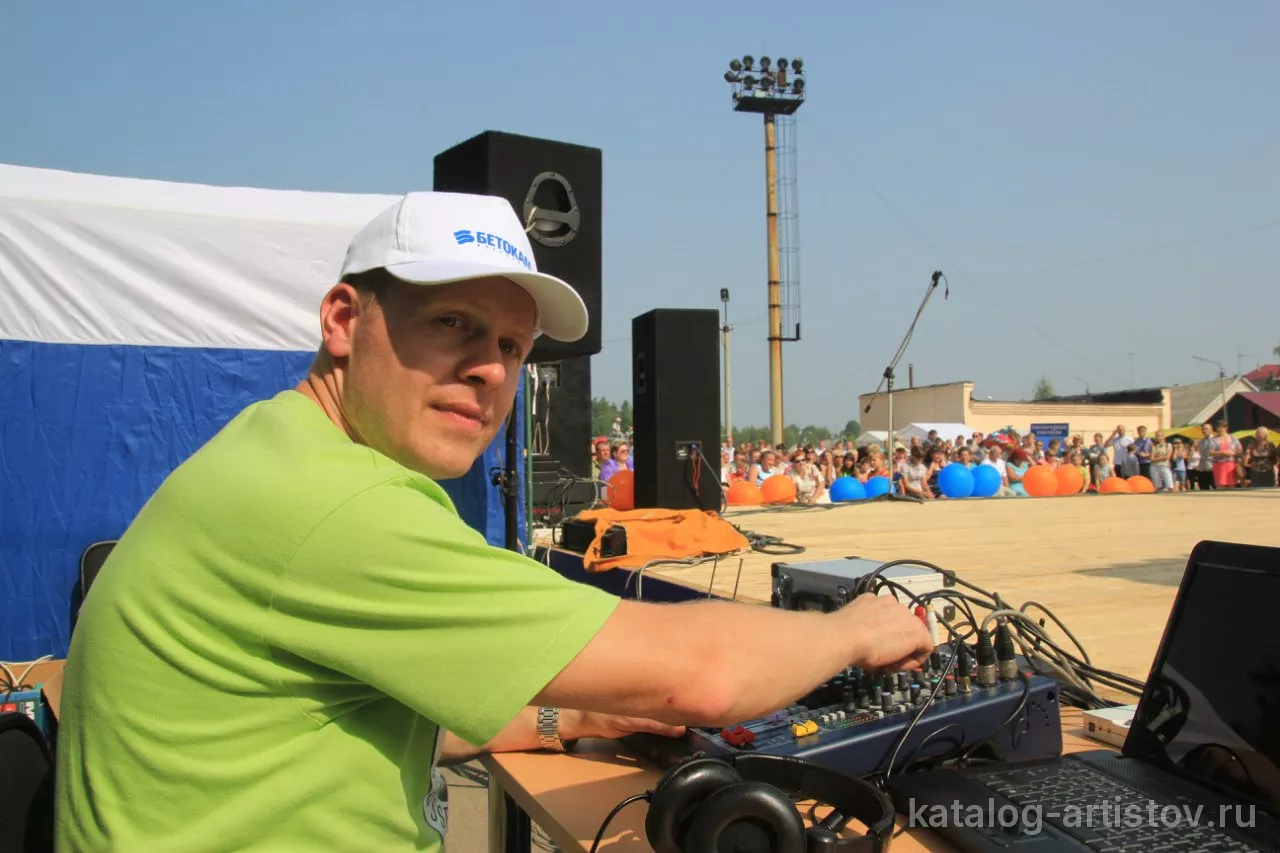 Диджей Viktor Deni