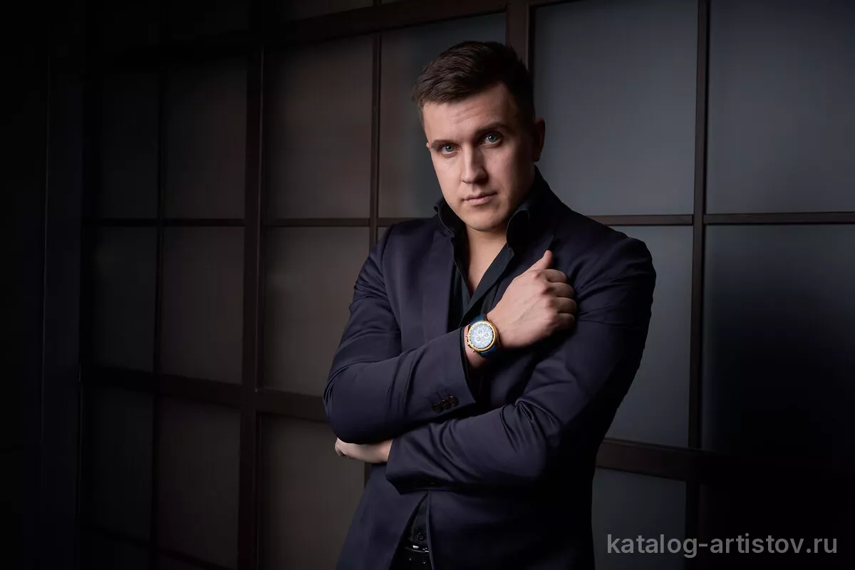 Ведущий Геннадий Кузнецов