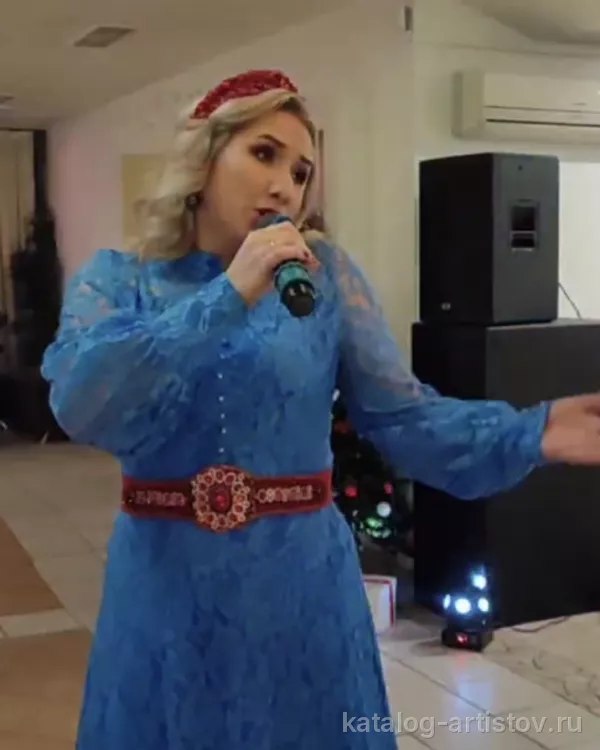 Вокалистка Светлана Галактионова