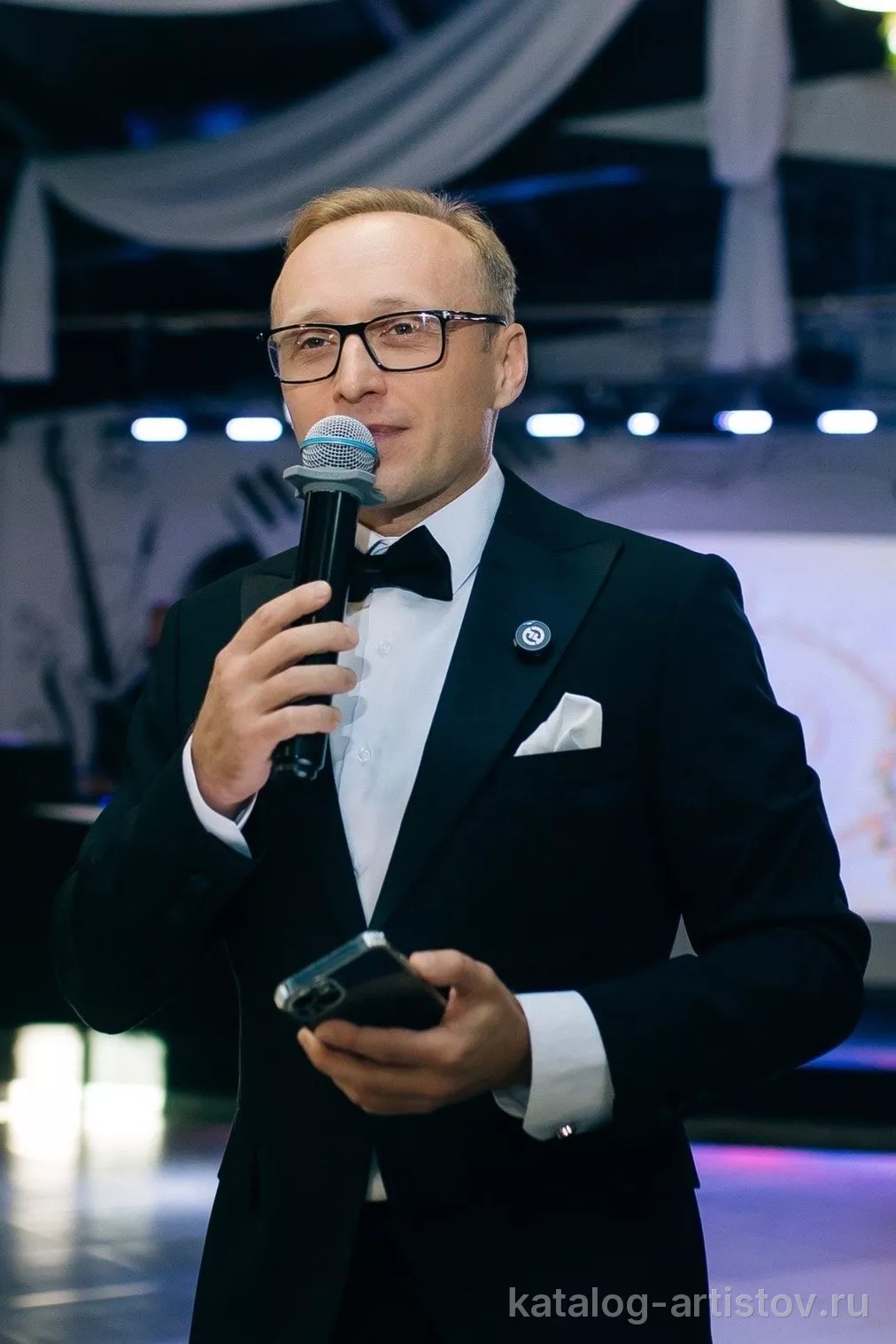 Ведущий Роман Седов