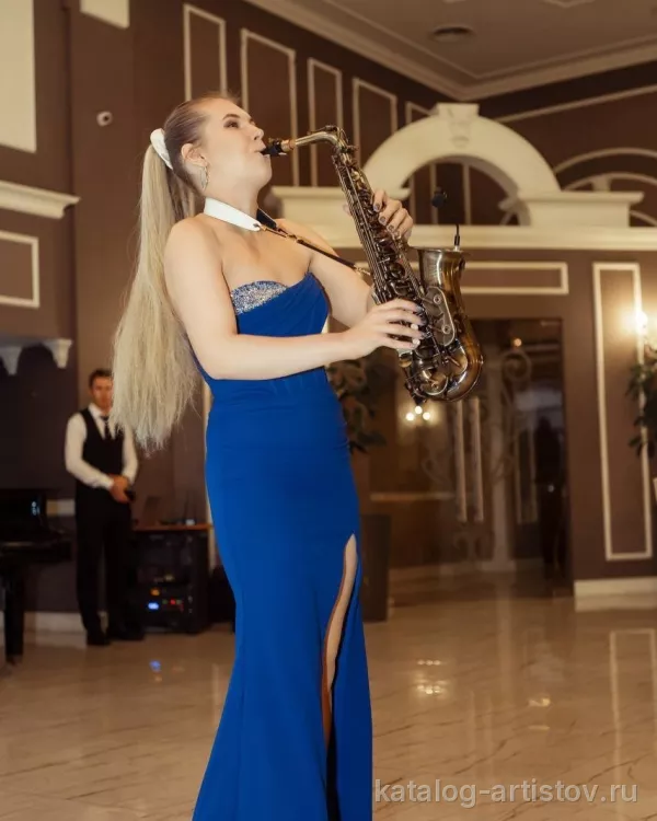 Саксофонистка Анастасия Веселова