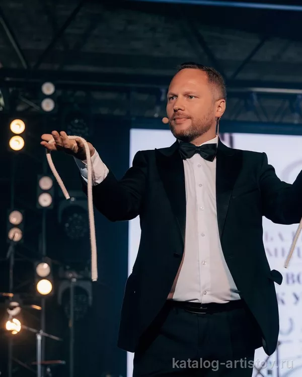 Фокусник Алексей Толстов