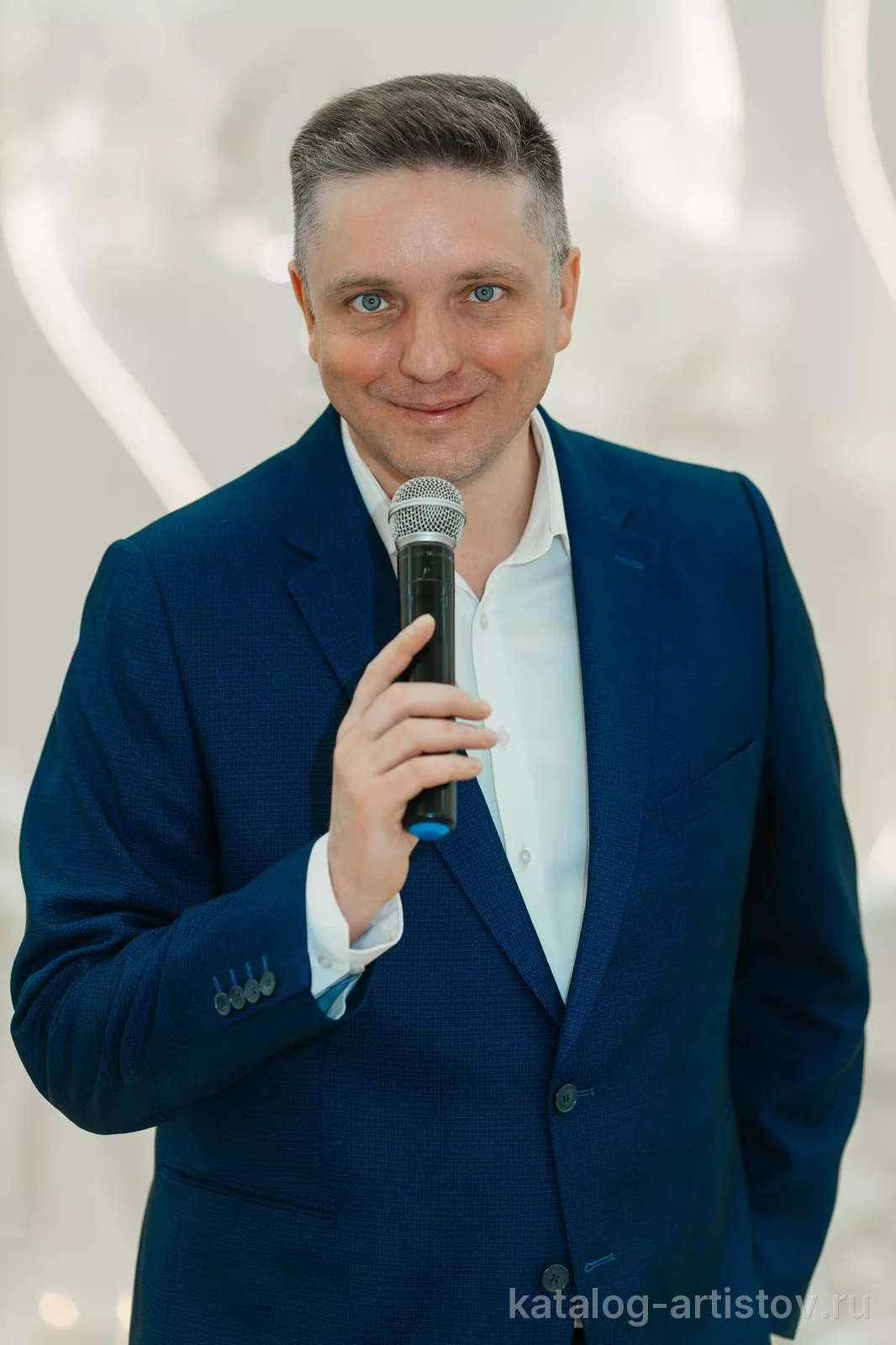 Ведущий Олег Синютин — фото 4