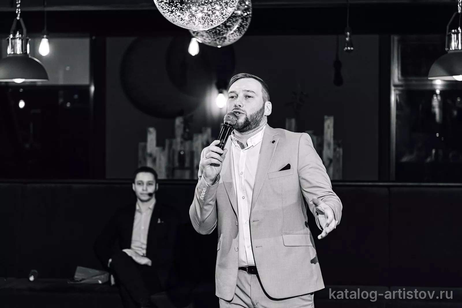 Ведущий Иван Стоцкий