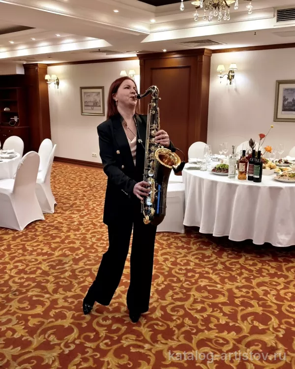 Шоу-группа SAX-S, саксофонист