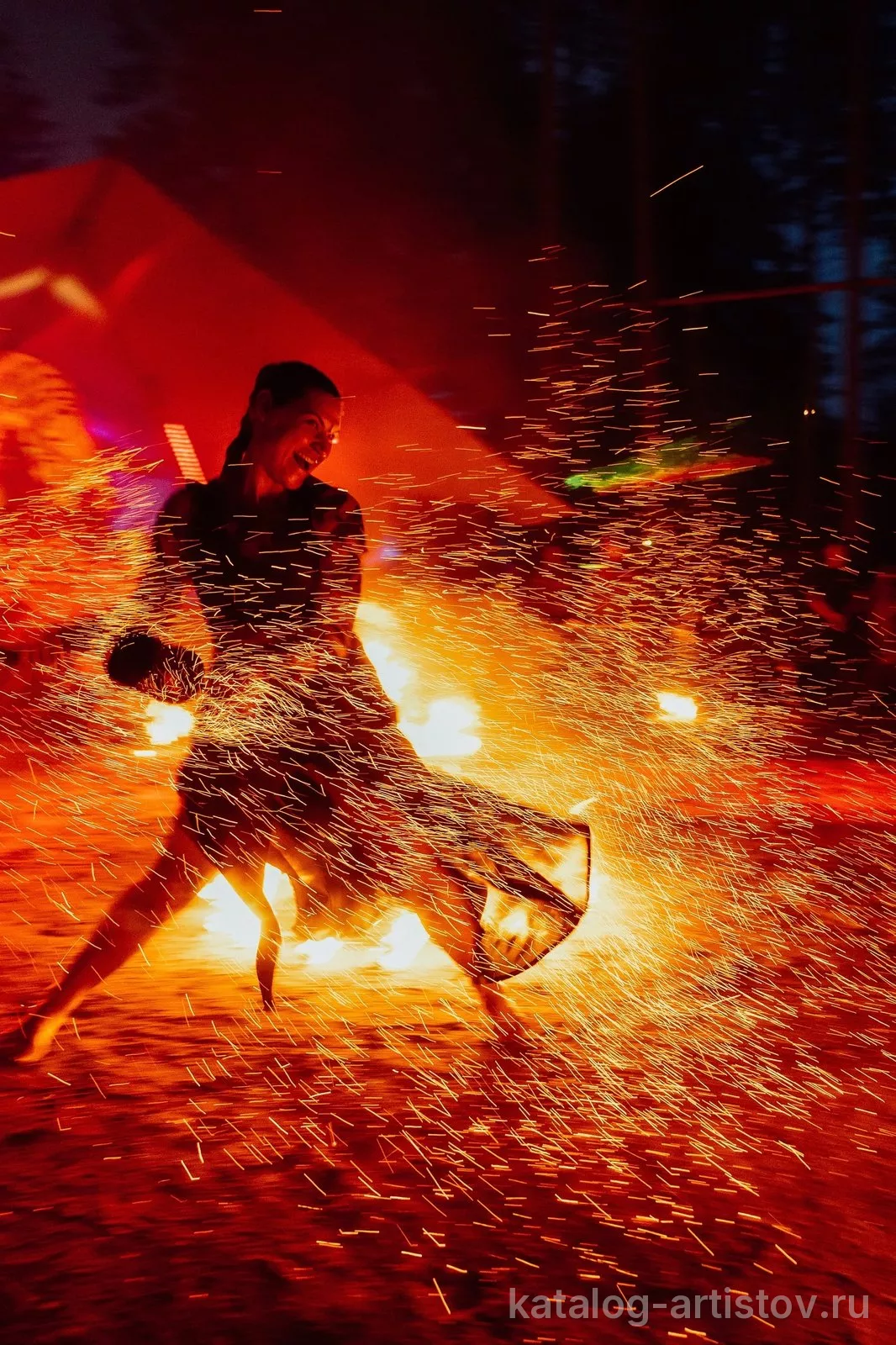 Фаер-шоу Infinity Fire Show, световое шоу — фото 4